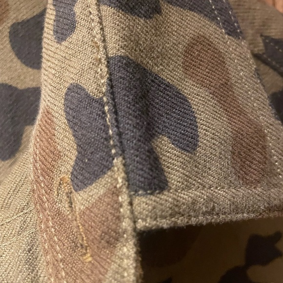 Orvis “The Perfect Flannel Shirt” camo, medium tall - Picture 7 of 10